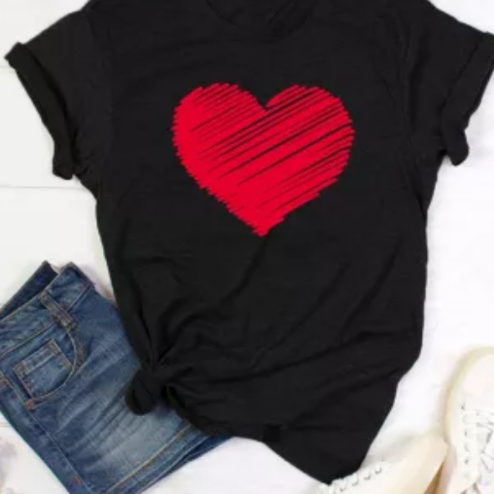 ♥️ New boutique heart tshirt - Picture 2 of 6